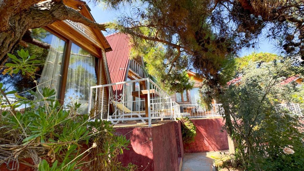 Gaia Bungalow Bed & Breakfast Ayvalik Ngoại thất bức ảnh