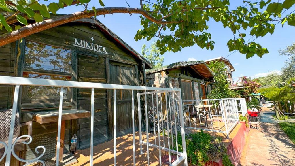 Gaia Bungalow Bed & Breakfast Ayvalik Ngoại thất bức ảnh