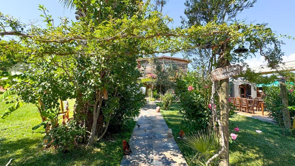 Gaia Bungalow Bed & Breakfast Ayvalik Ngoại thất bức ảnh